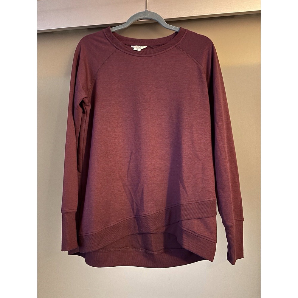 Danskin Women's Size M Crewneck Sweatshirt With Pretty Hem‎